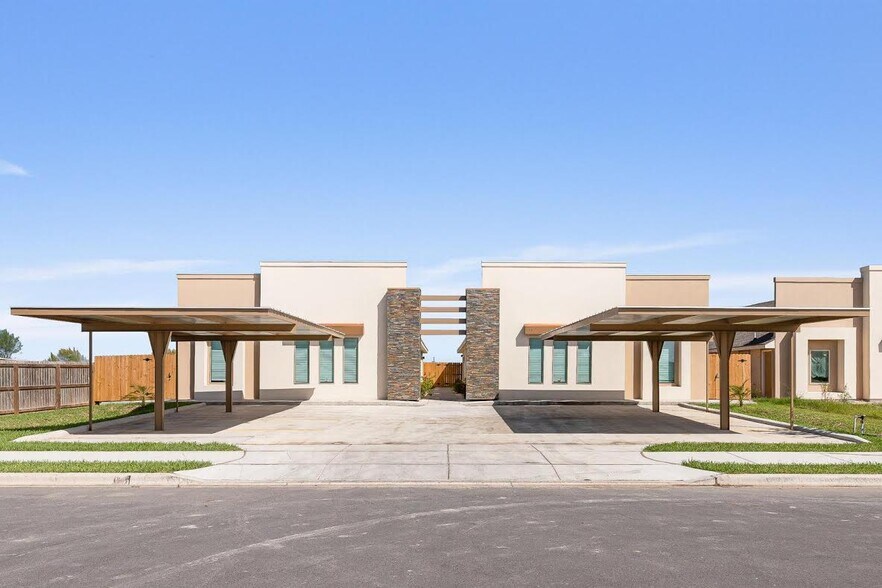 Building Photo - 701 Cathedral Hl