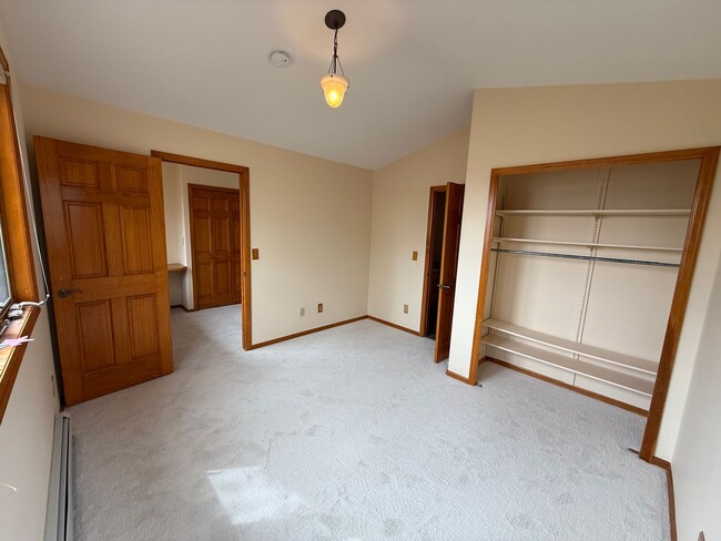Building Photo - Perfect Table Mesa Family Home with Fully ...