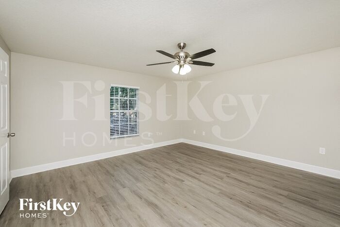 Building Photo - 5322 Plum Ave