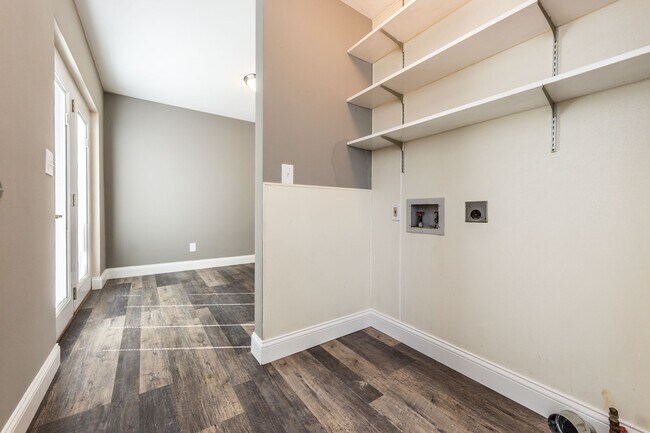 Building Photo - Southview Plaza Townhomes