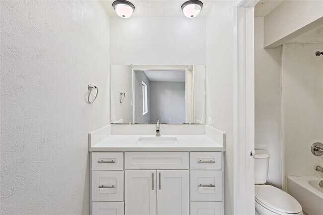 Building Photo - 17310 Nordway Dr