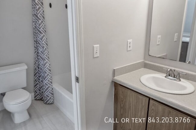 Building Photo - Break Lease ---- 8016 Thelen St-