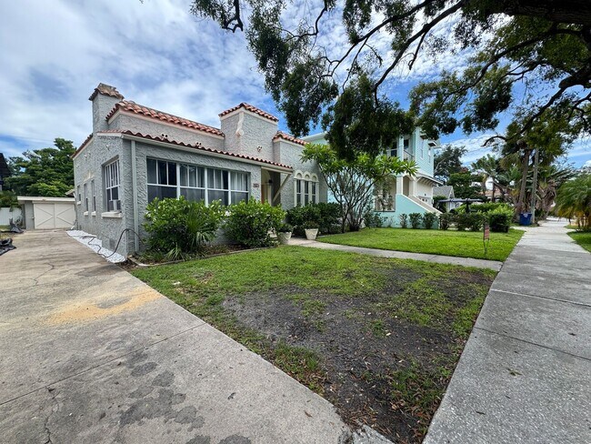 Building Photo - Davis Island Charming Home