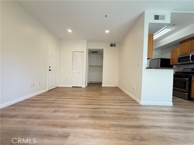 Building Photo - 300 E Providencia Ave