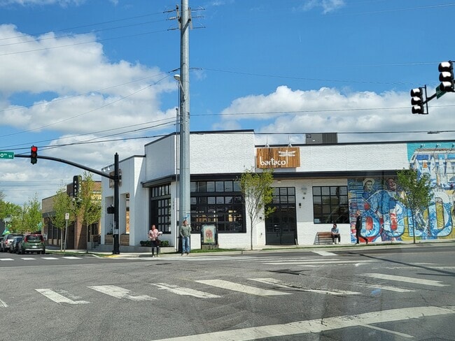 Building Photo - 800 Woodland St