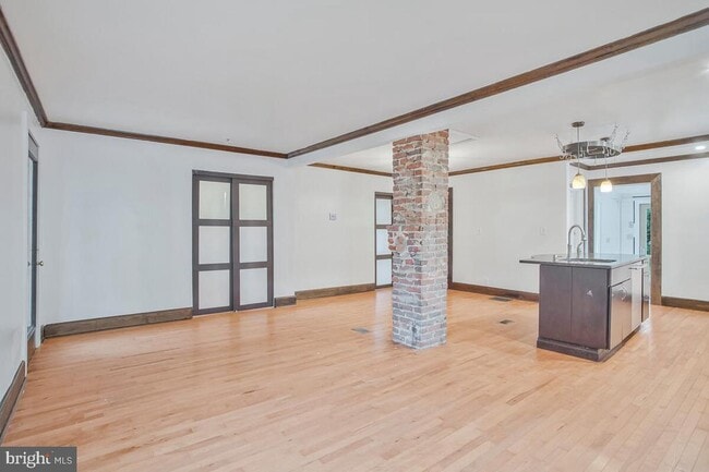 Building Photo - 1009 Tyler Ave