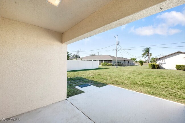 Building Photo - 4208 SW 7th Pl