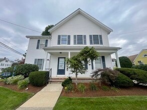 Building Photo - 228 Main St