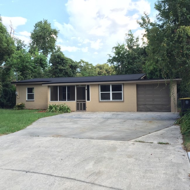 Primary Photo - 5160 Columbus Ave