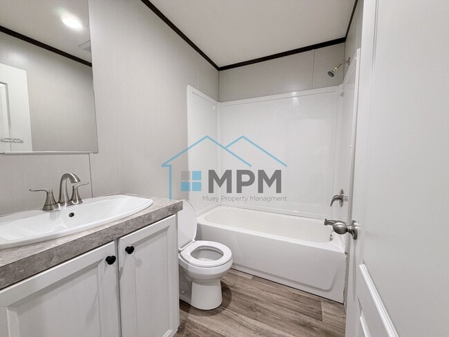 Building Photo - 136 Hillside Cir