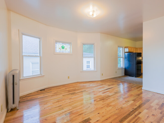 Living Room - 68 Llewellyn Ave