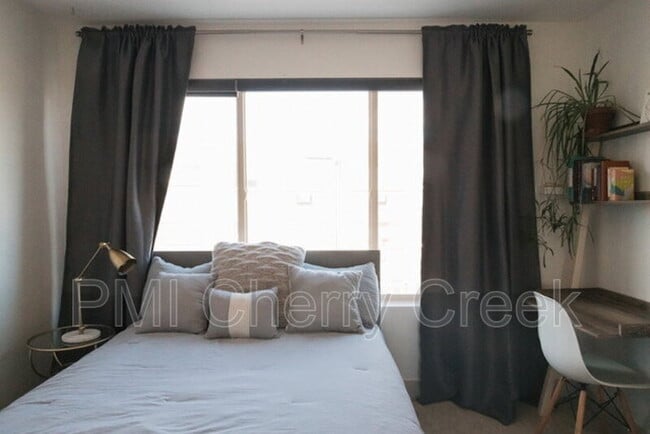 Building Photo - 2819 Jackson St