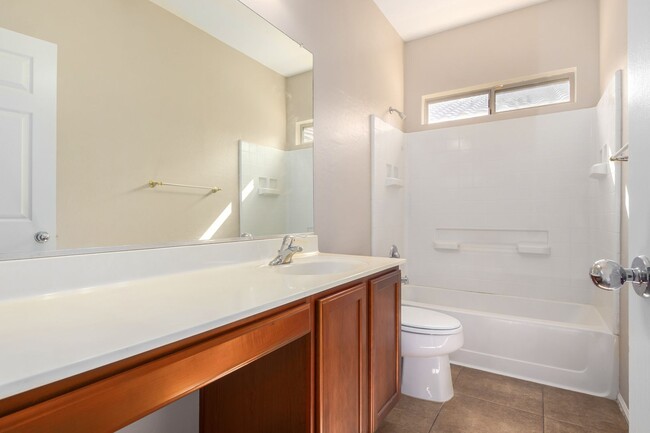 Building Photo - Check out this 3 bed/2 bath LARGE CORNER LOT!