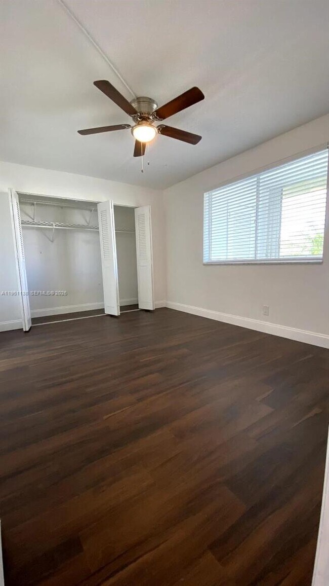 Building Photo - 2640 Garden Dr S