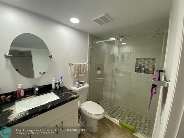 Building Photo - 9420 S Hollybrook Lake Dr