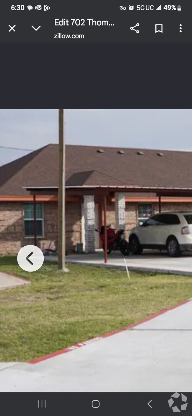 Building Photo - 702 Thompson Rd