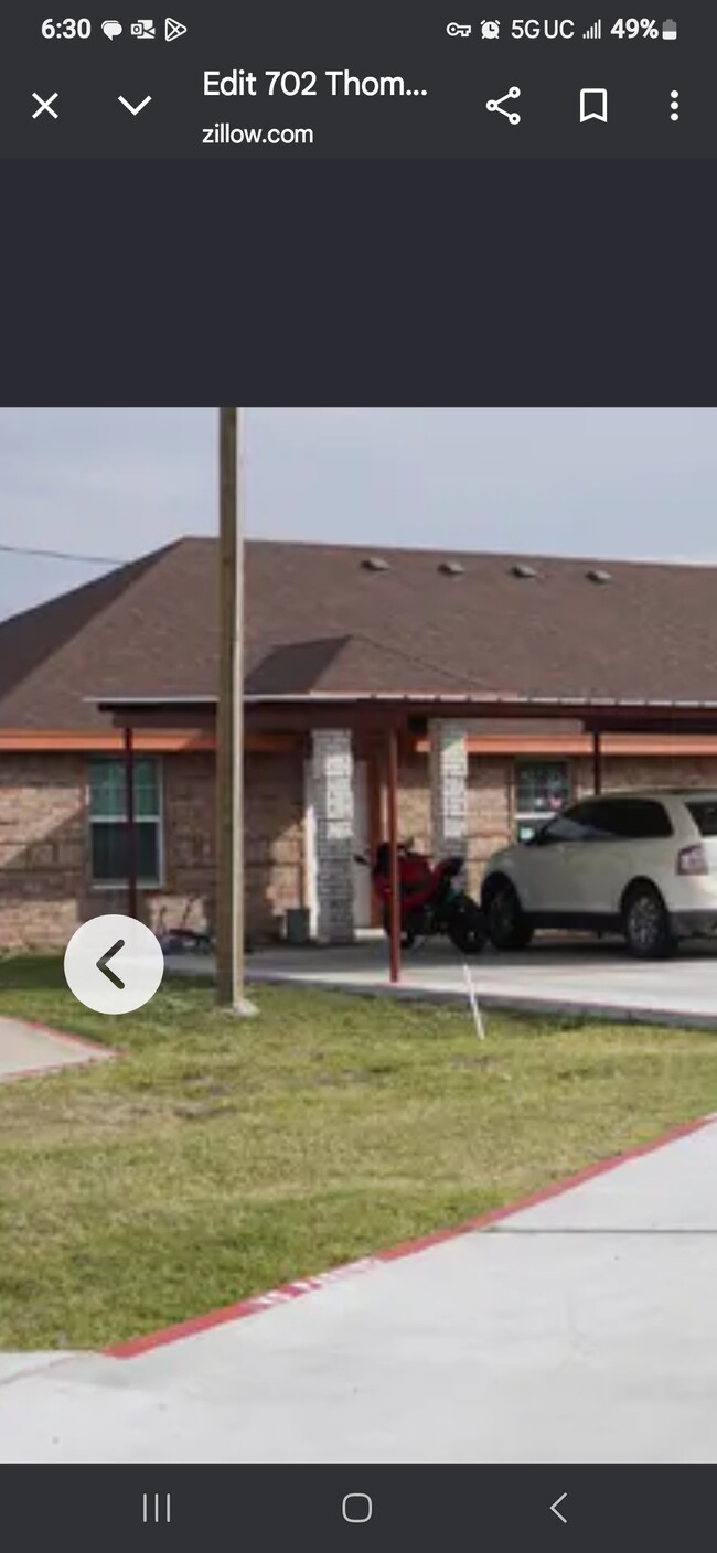 Building Photo - 702 Thompson Rd