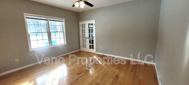 Building Photo - 2057 Rowley Rd