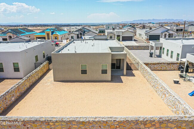 Building Photo - 916 Pettus Pl