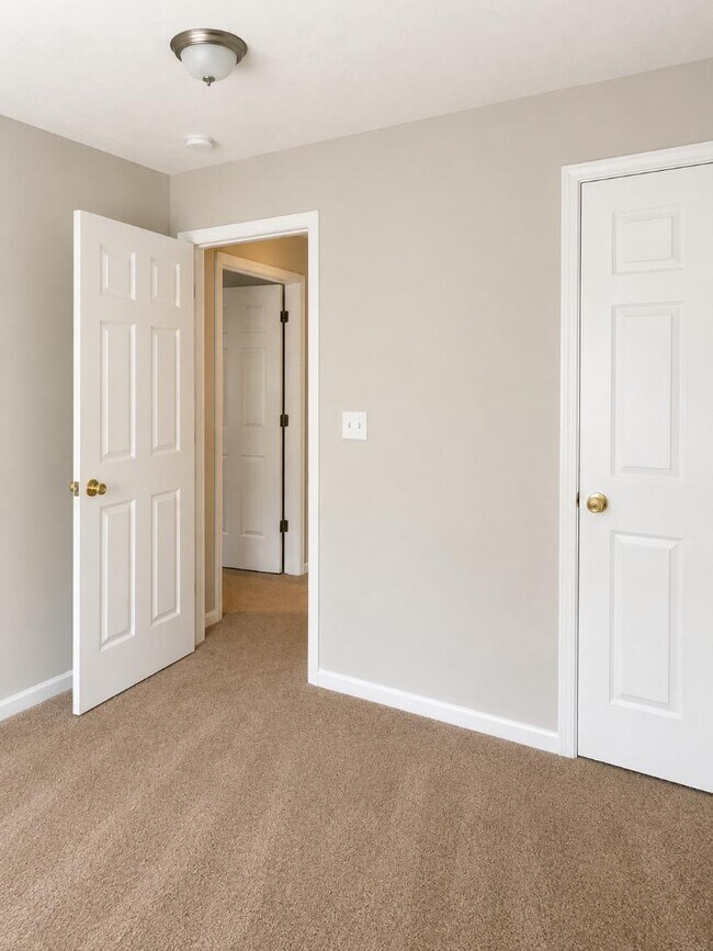 Building Photo - 212 Rankin Cir