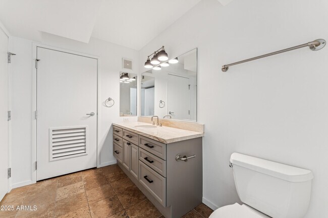 Building Photo - 4808 N 24th St