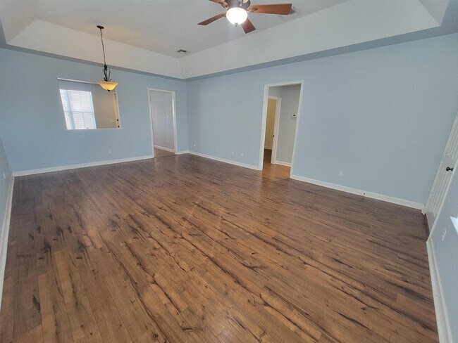 Building Photo - 3304 Calumet Dr