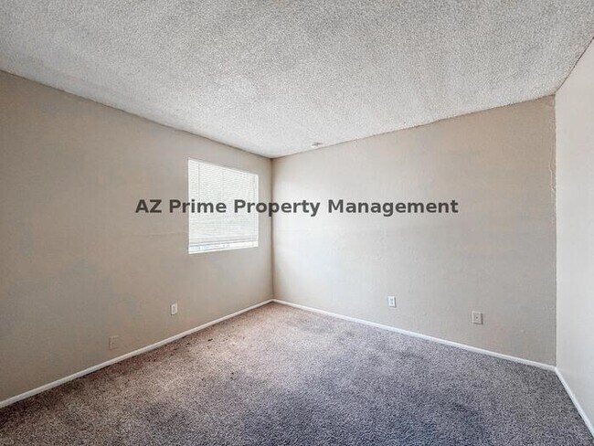 Building Photo - 2625 W Ocotillo Rd