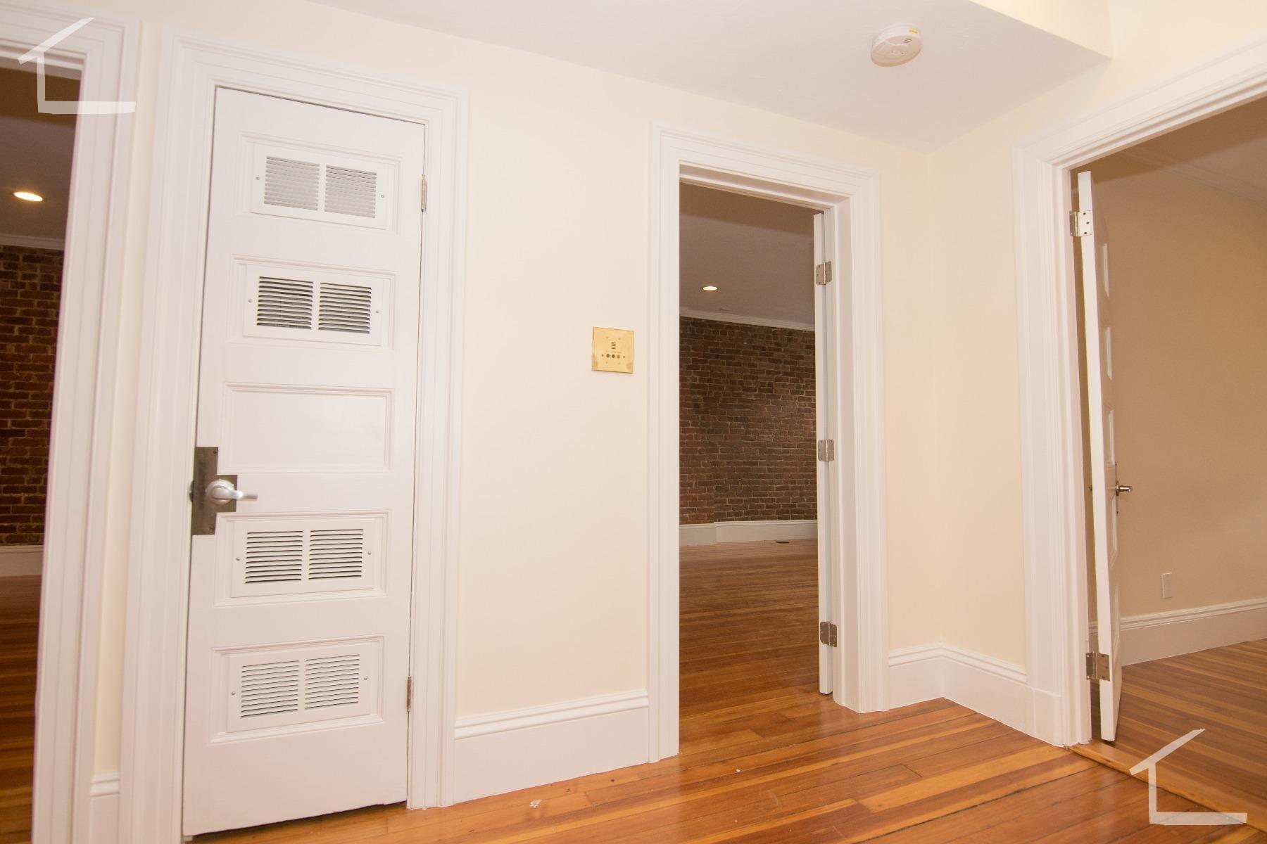 Building Photo - 1616 Beacon St