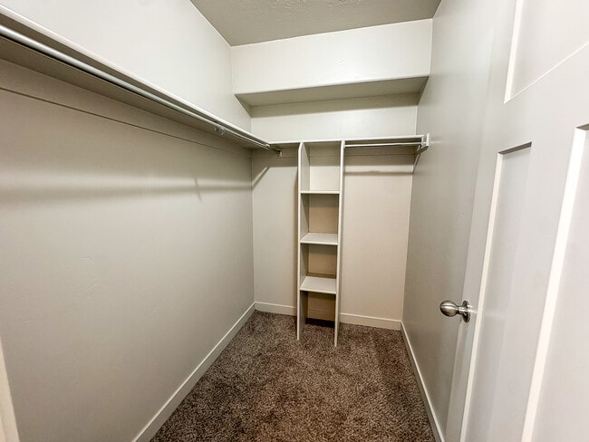 Building Photo - 699 E 355 N