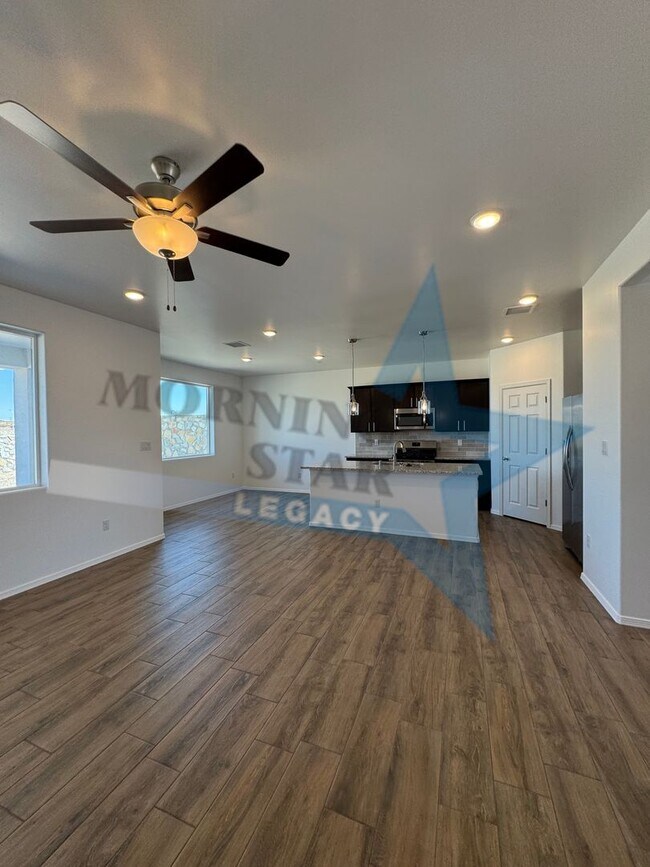 Building Photo - Newer Construction - Move in Ready!