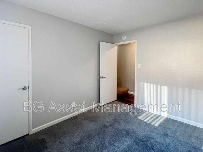 Building Photo - 108 Avian Dr