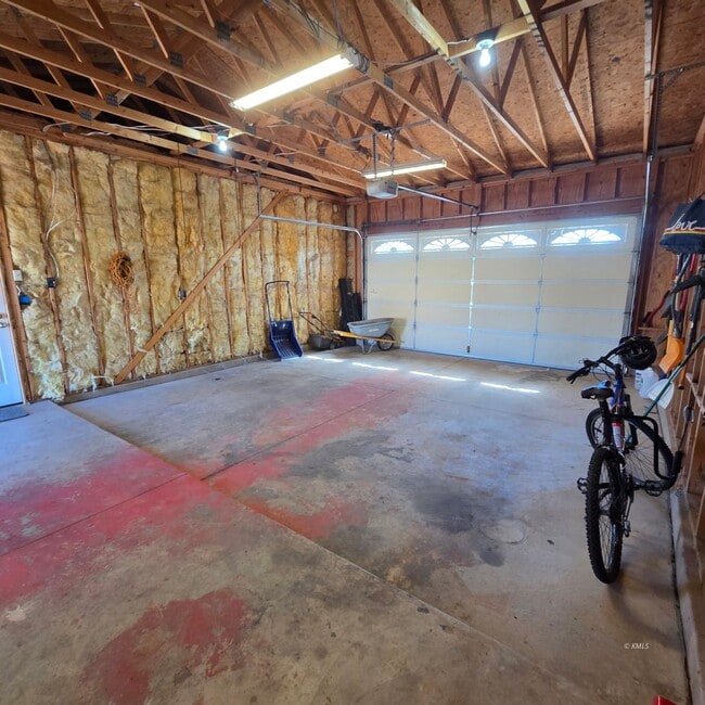 Building Photo - 1374 S Ford Dr