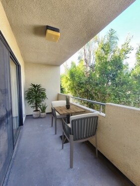 Interior Photo - 2120 Bentley Ave