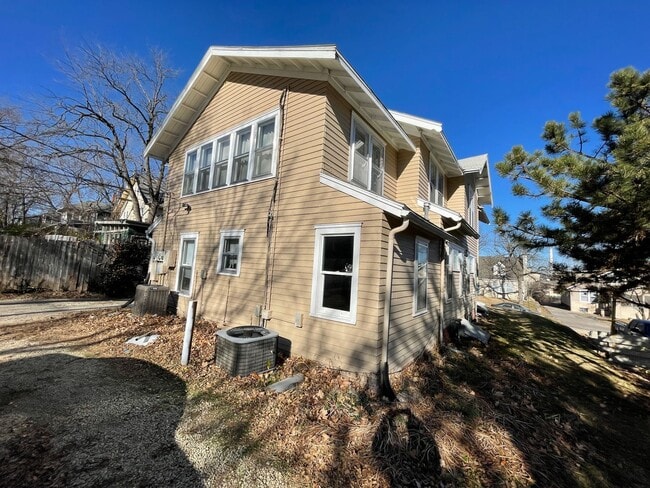 Building Photo - 1709 Laramie St