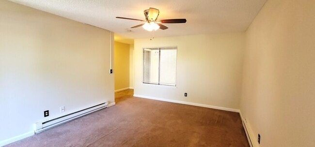 Building Photo - Large one bedroom one bath ground-floor unit with patio.
