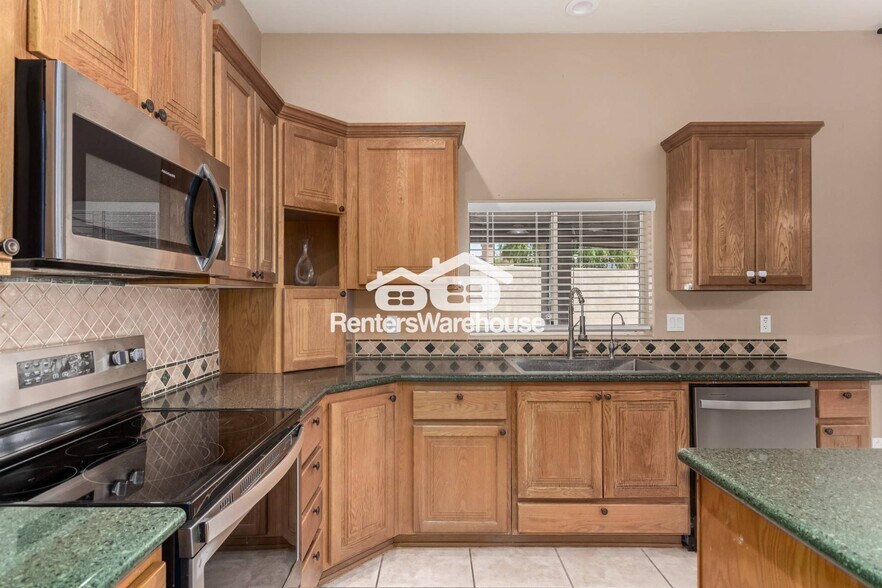 Building Photo - 21745 N 61st Dr