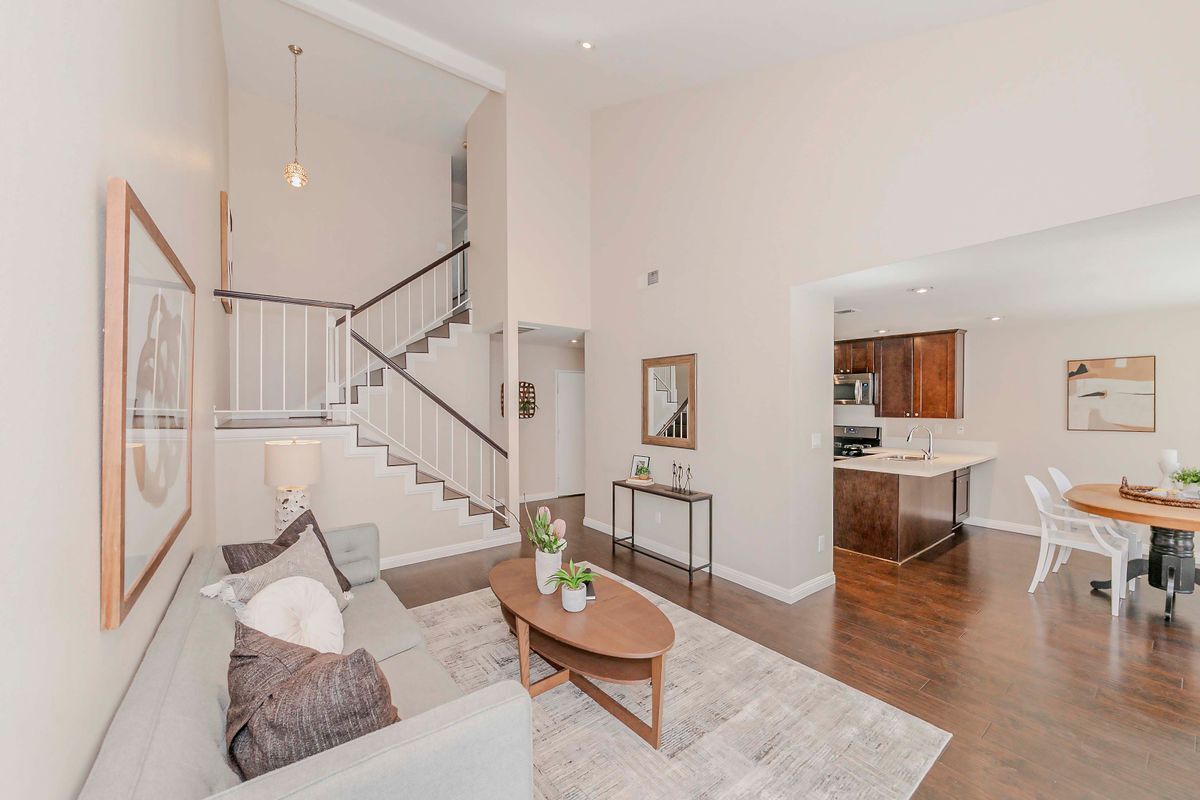 Building Photo - 2422 Coventry Cir