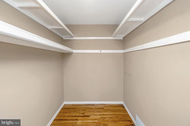 Building Photo - 60 Paul Cir