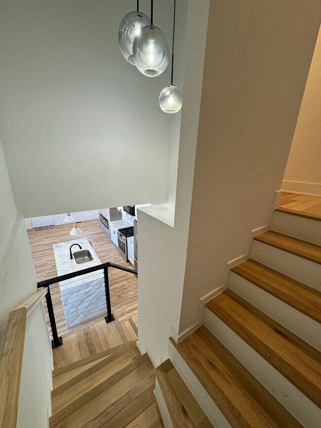 Building Photo - 2 Bedroom - Weiland Park