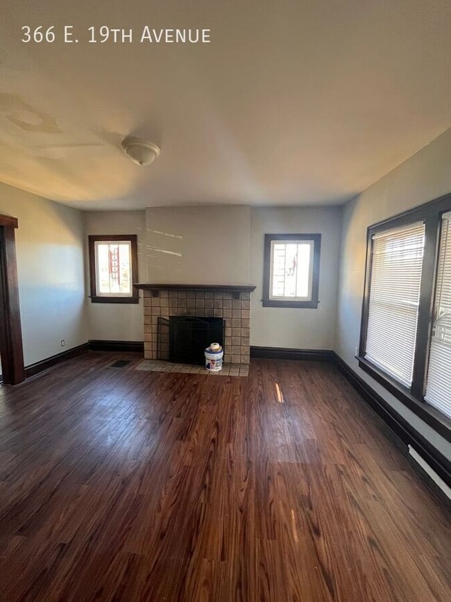 Building Photo - 366 E 19th Ave