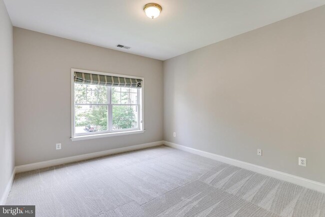 Building Photo - 2111 Ganton Green