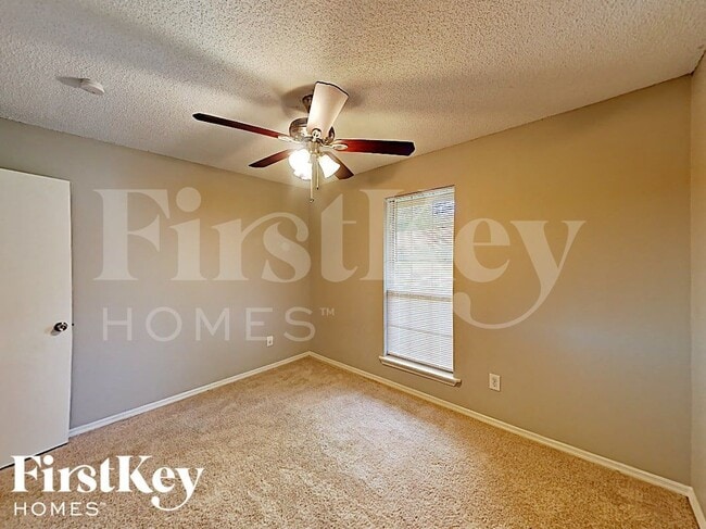 Building Photo - 1199 Paddocks Way