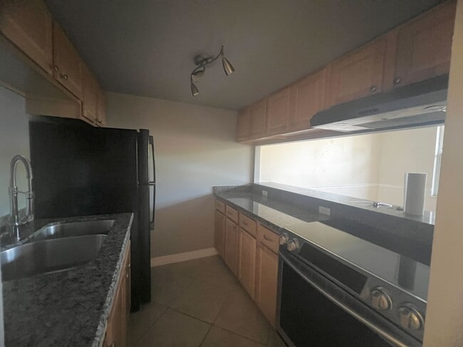 Building Photo - 1131 SE 4th St