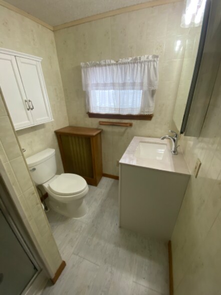Building Photo - 207 Loucks Ave