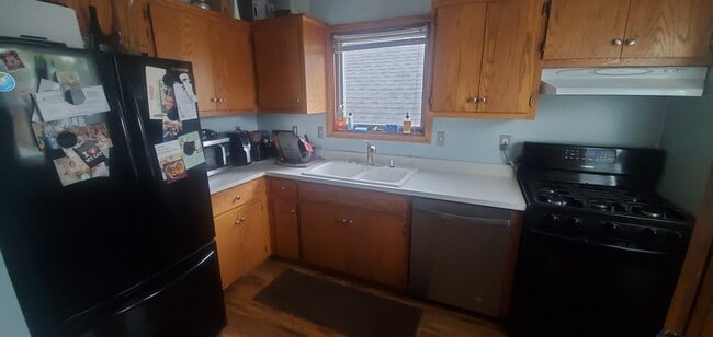 Building Photo - 2425 S 75th St