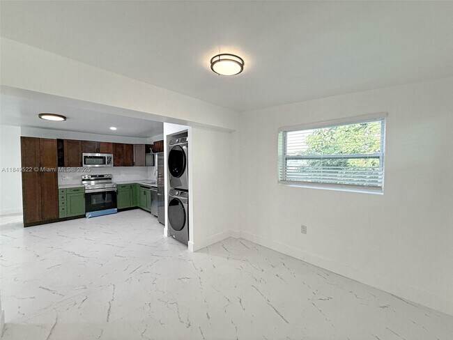 Building Photo - 1064 NW 29th Terrace