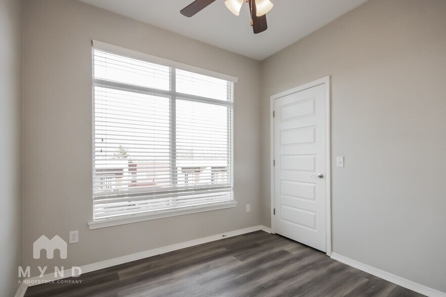 Building Photo - 1730 N Reno Dr