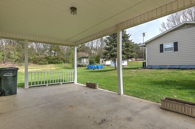 Building Photo - 307 Cypress St