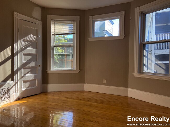 Building Photo - 1 Parker Hill Terrace