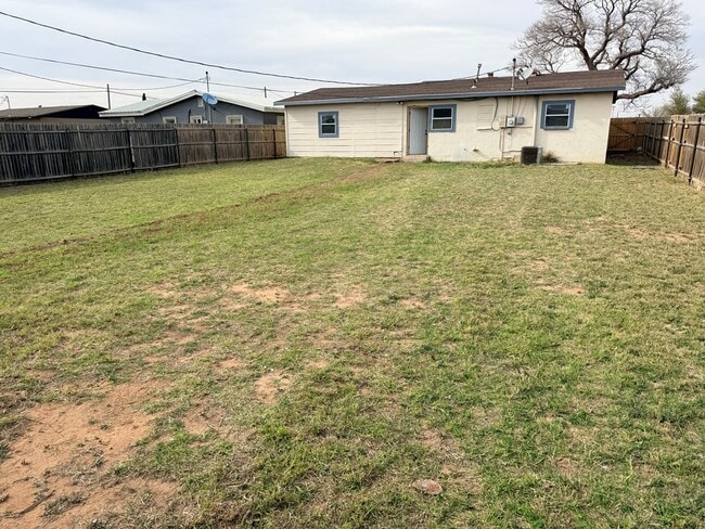 Building Photo - 1910 E California Ave